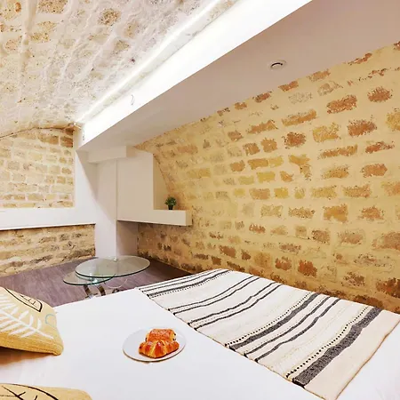 Lovely Marais Bastille Apartment